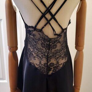 Victoria's Secret gorgeos lace-back, black slip short gown lingerie, Sz Small, S